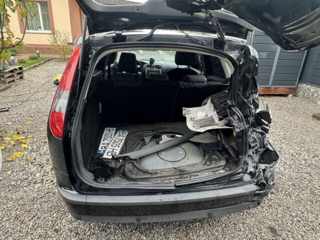 Черный Форд Фокус, объемом двигателя 1.6 л и пробегом 220 тыс. км за 2200 $, фото 18 на Automoto.ua