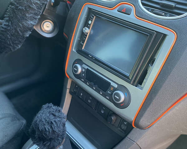 Чорний Форд Фокус, об'ємом двигуна 1.8 л та пробігом 254 тис. км за 4300 $, фото 6 на Automoto.ua