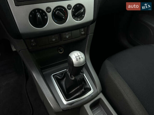 Черный Форд Фокус, объемом двигателя 1.8 л и пробегом 188 тыс. км за 5600 $, фото 29 на Automoto.ua