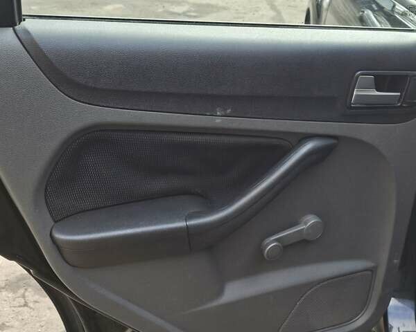 Чорний Форд Фокус, об'ємом двигуна 1.8 л та пробігом 230 тис. км за 2400 $, фото 17 на Automoto.ua