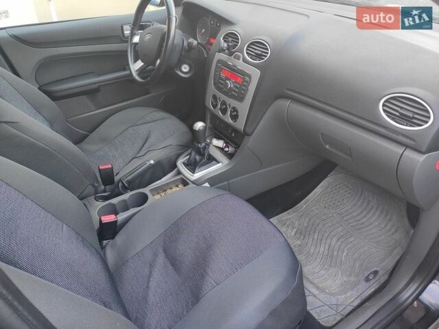 Чорний Форд Фокус, об'ємом двигуна 1.6 л та пробігом 321 тис. км за 4800 $, фото 11 на Automoto.ua