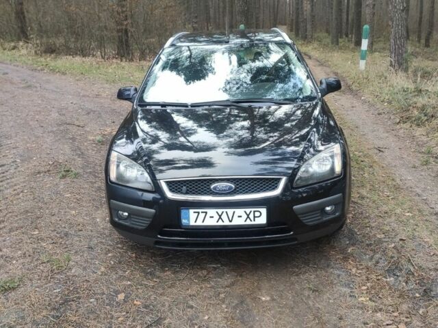 Черный Форд Фокус, объемом двигателя 1.8 л и пробегом 300 тыс. км за 2400 $, фото 2 на Automoto.ua