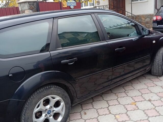 Черный Форд Фокус, объемом двигателя 1.6 л и пробегом 250 тыс. км за 4700 $, фото 3 на Automoto.ua