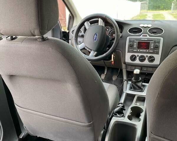 Форд Фокус 2007 у Луцьку на Automoto.ua Чорний Форд Фокус, об'ємом двигуна 1.6 л та пробігом 250 тис. км за 4500 $, фото 7 на Automoto.ua