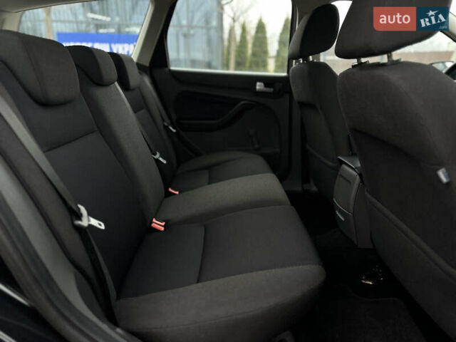 Черный Форд Фокус, объемом двигателя 1.8 л и пробегом 188 тыс. км за 5600 $, фото 37 на Automoto.ua