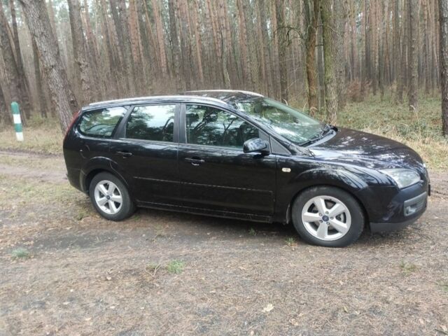 Черный Форд Фокус, объемом двигателя 1.8 л и пробегом 300 тыс. км за 2400 $, фото 1 на Automoto.ua