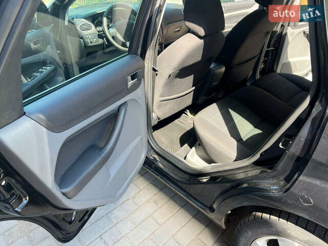 Черный Форд Фокус, объемом двигателя 1.6 л и пробегом 181 тыс. км за 5300 $, фото 6 на Automoto.ua