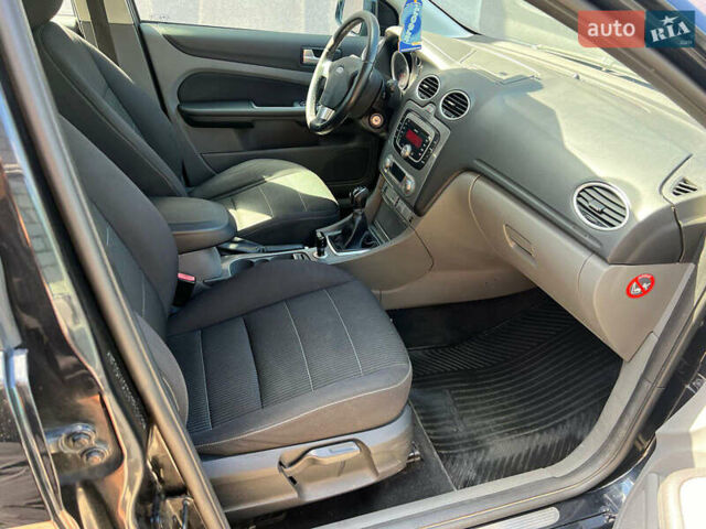 Черный Форд Фокус, объемом двигателя 1.6 л и пробегом 181 тыс. км за 5300 $, фото 9 на Automoto.ua