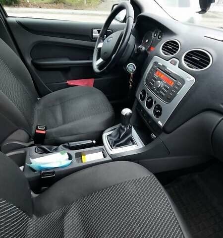 Черный Форд Фокус, объемом двигателя 1.6 л и пробегом 300 тыс. км за 4730 $, фото 9 на Automoto.ua