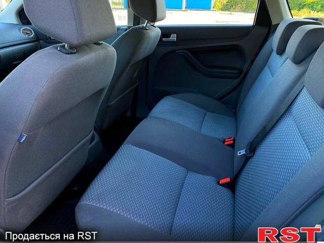 Черный Форд Фокус, объемом двигателя 1.6 л и пробегом 310 тыс. км за 4500 $, фото 3 на Automoto.ua