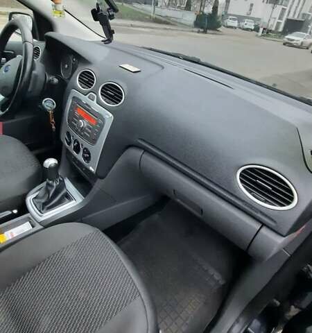 Черный Форд Фокус, объемом двигателя 1.6 л и пробегом 300 тыс. км за 4730 $, фото 8 на Automoto.ua