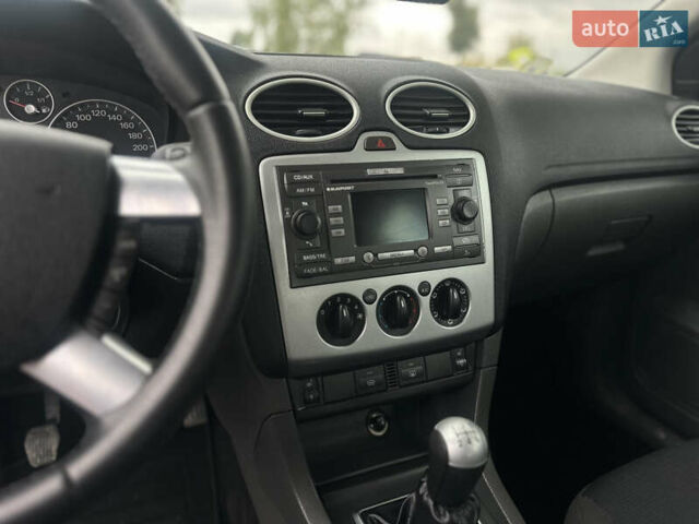 Черный Форд Фокус, объемом двигателя 1.8 л и пробегом 188 тыс. км за 5600 $, фото 28 на Automoto.ua