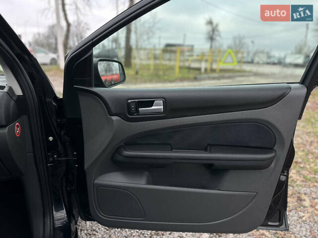 Черный Форд Фокус, объемом двигателя 1.8 л и пробегом 188 тыс. км за 5600 $, фото 38 на Automoto.ua