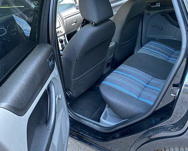 Черный Форд Фокус, объемом двигателя 1.56 л и пробегом 223 тыс. км за 4550 $, фото 16 на Automoto.ua