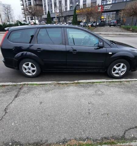 Черный Форд Фокус, объемом двигателя 1.6 л и пробегом 300 тыс. км за 4730 $, фото 1 на Automoto.ua