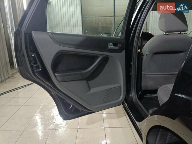 Черный Форд Фокус, объемом двигателя 1.6 л и пробегом 283 тыс. км за 4550 $, фото 15 на Automoto.ua