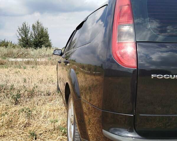 Черный Форд Фокус, объемом двигателя 1.6 л и пробегом 219 тыс. км за 5200 $, фото 7 на Automoto.ua