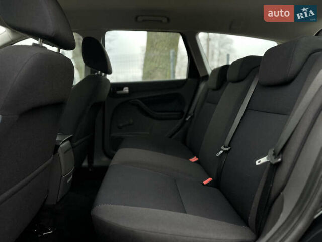 Черный Форд Фокус, объемом двигателя 1.8 л и пробегом 188 тыс. км за 5600 $, фото 33 на Automoto.ua