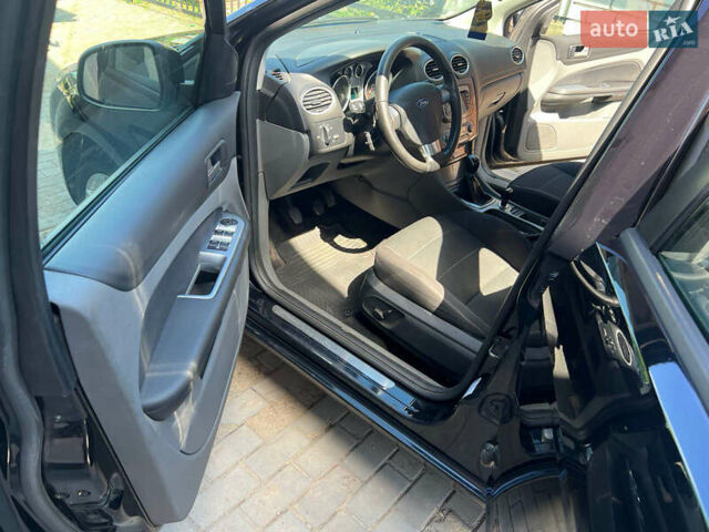 Черный Форд Фокус, объемом двигателя 1.6 л и пробегом 181 тыс. км за 5300 $, фото 10 на Automoto.ua