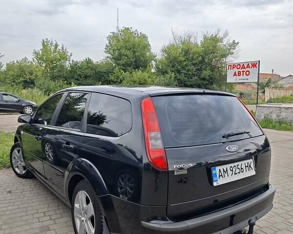 Черный Форд Фокус, объемом двигателя 1.6 л и пробегом 240 тыс. км за 5100 $, фото 2 на Automoto.ua