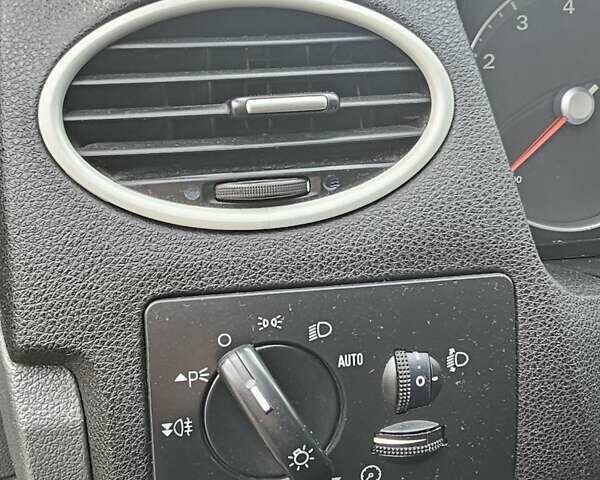 Чорний Форд Фокус, об'ємом двигуна 1.8 л та пробігом 230 тис. км за 2500 $, фото 11 на Automoto.ua