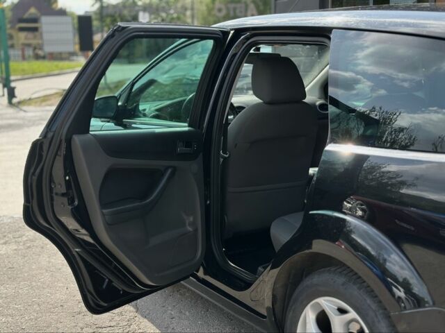 Черный Форд Фокус, объемом двигателя 1.9 л и пробегом 321 тыс. км за 4999 $, фото 22 на Automoto.ua