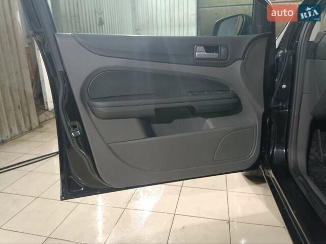 Черный Форд Фокус, объемом двигателя 1.6 л и пробегом 283 тыс. км за 4550 $, фото 17 на Automoto.ua