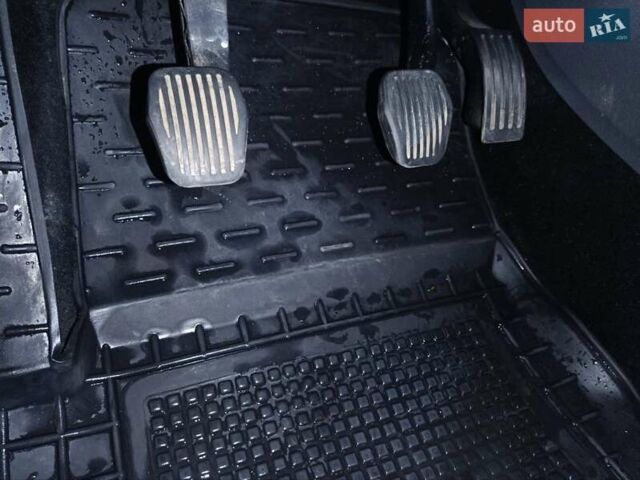 Черный Форд Фокус, объемом двигателя 1.6 л и пробегом 283 тыс. км за 4550 $, фото 36 на Automoto.ua