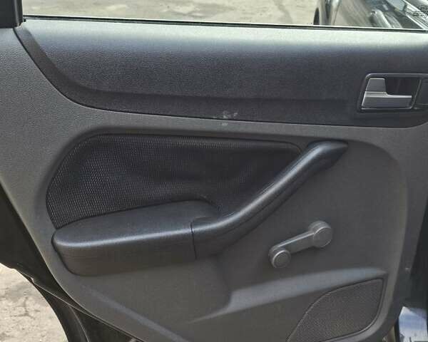 Чорний Форд Фокус, об'ємом двигуна 1.8 л та пробігом 230 тис. км за 2500 $, фото 17 на Automoto.ua