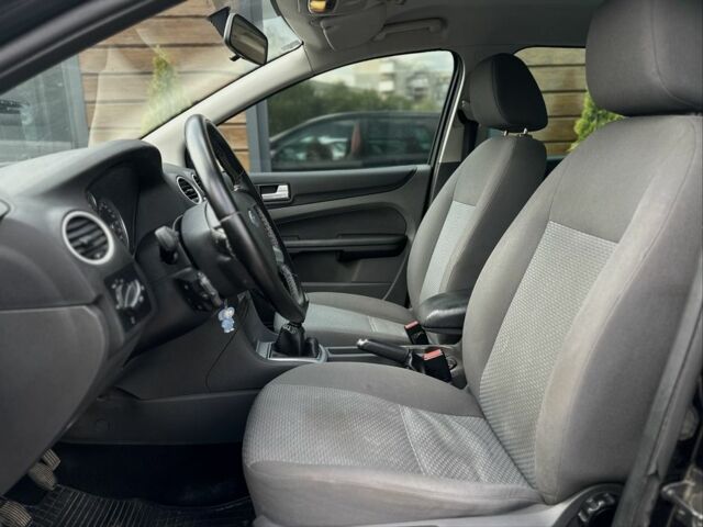 Черный Форд Фокус, объемом двигателя 1.9 л и пробегом 321 тыс. км за 4999 $, фото 14 на Automoto.ua