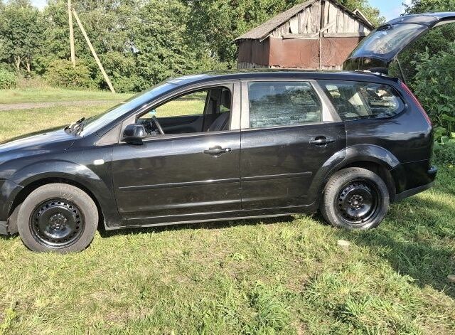 Чорний Форд Фокус, об'ємом двигуна 1.6 л та пробігом 280 тис. км за 3300 $, фото 1 на Automoto.ua