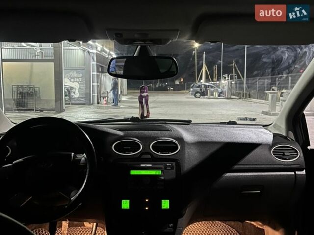 Черный Форд Фокус, объемом двигателя 1.6 л и пробегом 212 тыс. км за 4400 $, фото 5 на Automoto.ua