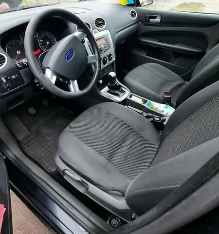 Черный Форд Фокус, объемом двигателя 1.6 л и пробегом 300 тыс. км за 4730 $, фото 7 на Automoto.ua