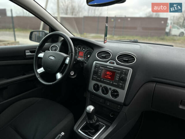 Черный Форд Фокус, объемом двигателя 1.8 л и пробегом 188 тыс. км за 5600 $, фото 42 на Automoto.ua