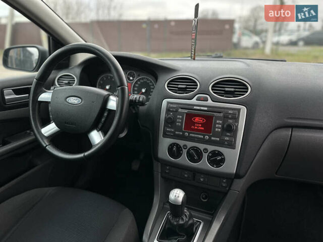 Черный Форд Фокус, объемом двигателя 1.8 л и пробегом 188 тыс. км за 5600 $, фото 43 на Automoto.ua