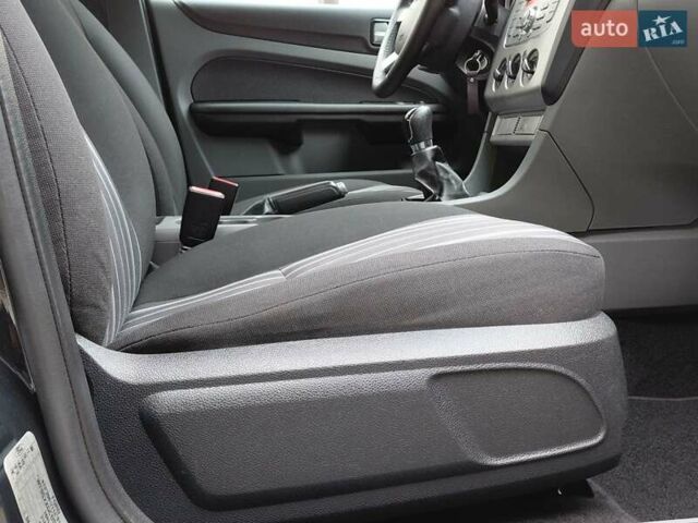 Форд Фокус 2008 у Самборе на Automoto.ua Чорний Форд Фокус, об'ємом двигуна 1.6 л та пробігом 225 тис. км за 4999 $, фото 43 на Automoto.ua