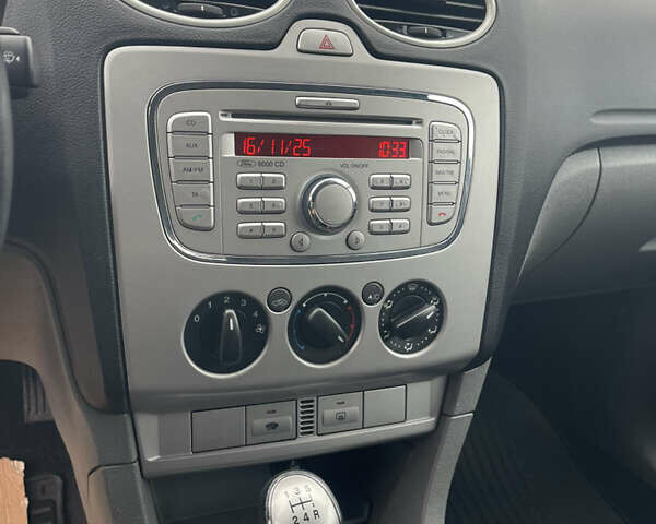 Черный Форд Фокус, объемом двигателя 1.6 л и пробегом 223 тыс. км за 6400 $, фото 41 на Automoto.ua