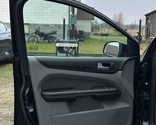 Чорний Форд Фокус, об'ємом двигуна 1.8 л та пробігом 211 тис. км за 5400 $, фото 27 на Automoto.ua