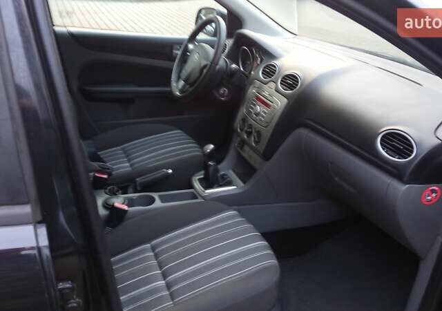 Черный Форд Фокус, объемом двигателя 1.6 л и пробегом 196 тыс. км за 5000 $, фото 10 на Automoto.ua