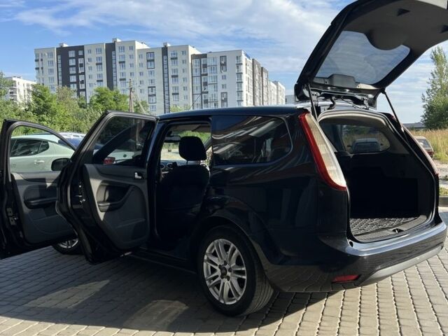 Черный Форд Фокус, объемом двигателя 1.6 л и пробегом 293 тыс. км за 5500 $, фото 2 на Automoto.ua