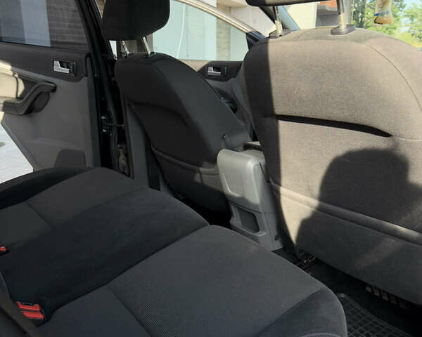 Черный Форд Фокус, объемом двигателя 1.6 л и пробегом 283 тыс. км за 5700 $, фото 26 на Automoto.ua