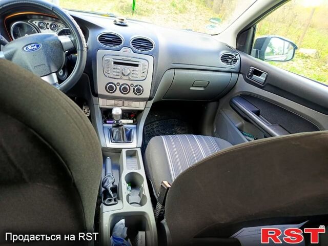 Форд Фокус 2008 у Кельменцах на Automoto.ua Чорний Форд Фокус, об'ємом двигуна 1.6 л та пробігом 208 тис. км за 5800 $, фото 5 на Automoto.ua