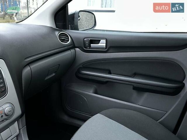 Чорний Форд Фокус, об'ємом двигуна 1.8 л та пробігом 211 тис. км за 5400 $, фото 34 на Automoto.ua