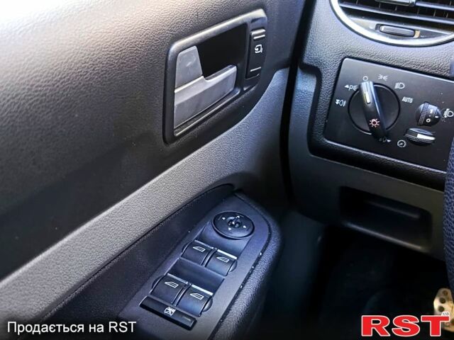 Форд Фокус 2008 у Кельменцах на Automoto.ua Чорний Форд Фокус, об'ємом двигуна 1.6 л та пробігом 208 тис. км за 5800 $, фото 4 на Automoto.ua