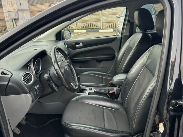 Чорний Форд Фокус, об'ємом двигуна 1.6 л та пробігом 216 тис. км за 6000 $, фото 8 на Automoto.ua