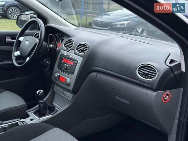 Чорний Форд Фокус, об'ємом двигуна 1.8 л та пробігом 211 тис. км за 5400 $, фото 19 на Automoto.ua