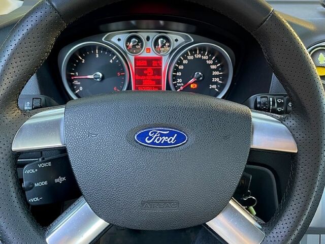 Чорний Форд Фокус, об'ємом двигуна 1.6 л та пробігом 235 тис. км за 5410 $, фото 2 на Automoto.ua