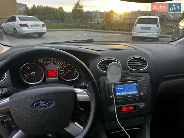 Черный Форд Фокус, объемом двигателя 1.56 л и пробегом 290 тыс. км за 5750 $, фото 11 на Automoto.ua