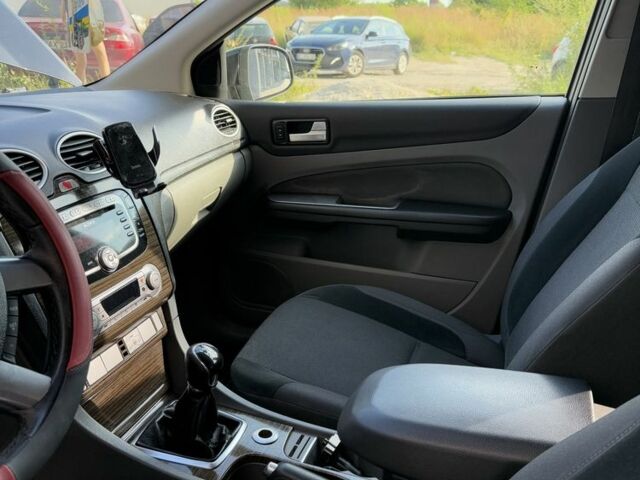 Черный Форд Фокус, объемом двигателя 1.6 л и пробегом 293 тыс. км за 5500 $, фото 10 на Automoto.ua