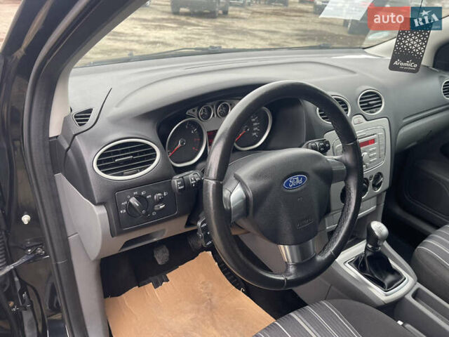 Черный Форд Фокус, объемом двигателя 1.6 л и пробегом 223 тыс. км за 6400 $, фото 38 на Automoto.ua